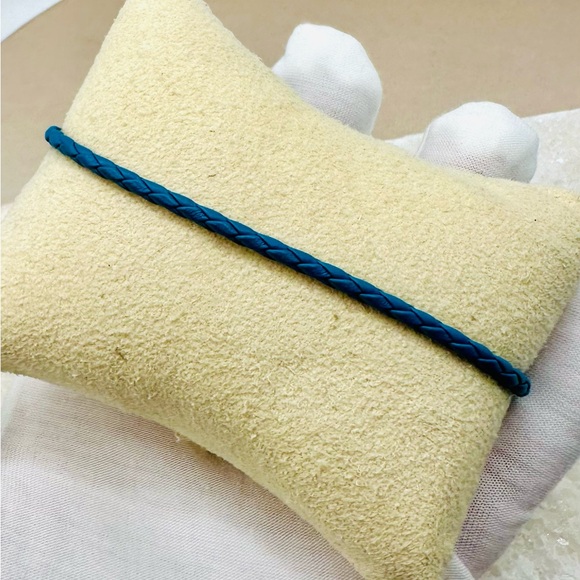 EUC Pandora 598951C01 Turquoise Braided Leather Bracelet w/ Silver Shell Clasp - Picture 5 of 10